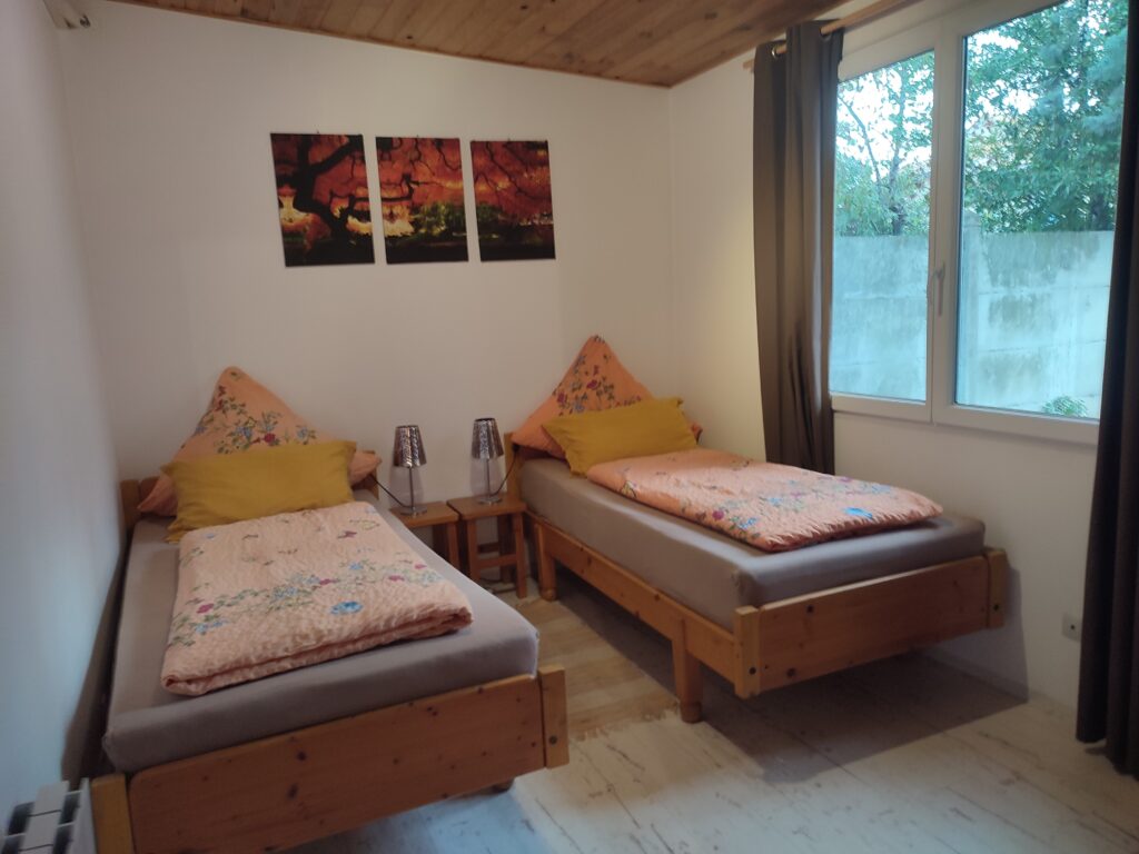 chalet beziers single beds
