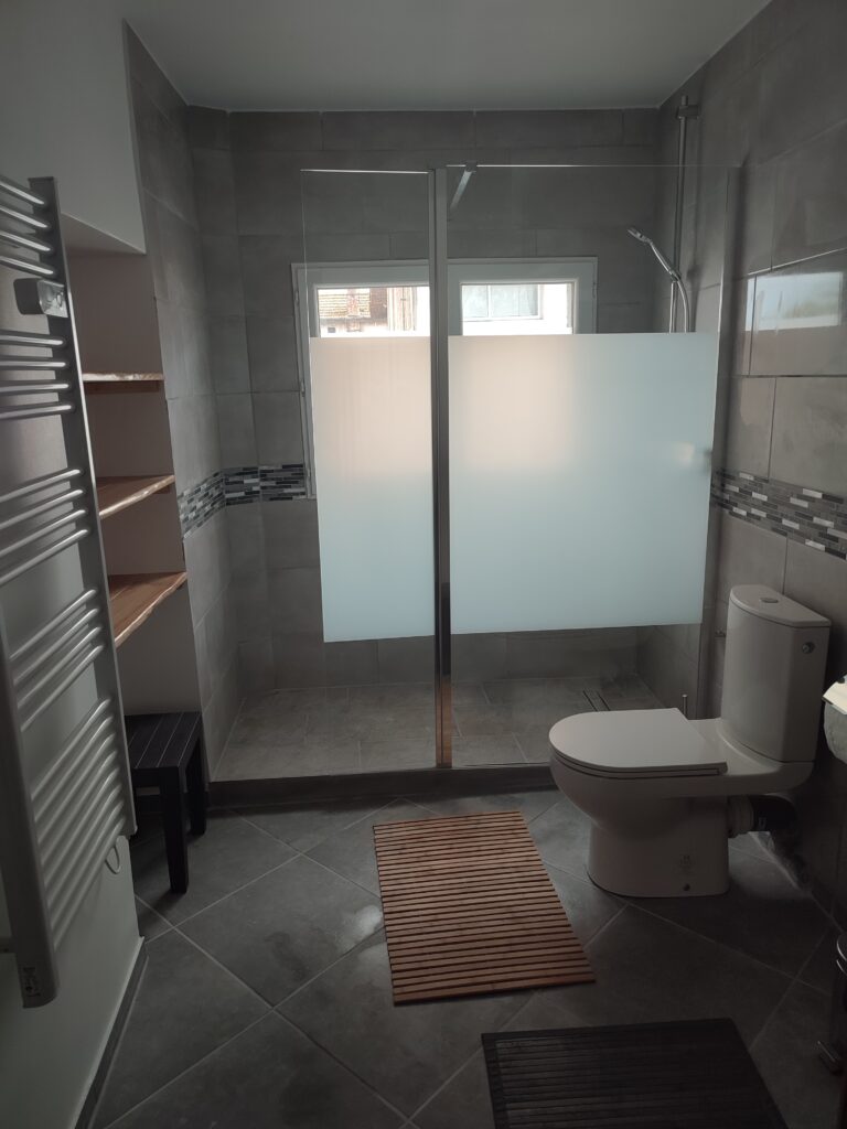 jardin de coubertin bathroom appartement